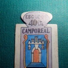 Militaria: ESCUDO - EMBLEMA - AUXILIO SOCIAL - DONATIVOS - MADRID - CAMPOREAL - 40 CTS - 1951