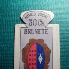 Militaria: ESCUDO - EMBLEMA - AUXILIO SOCIAL - DONATIVOS - MADRID - BRUNETE - 30 CTS - 1951