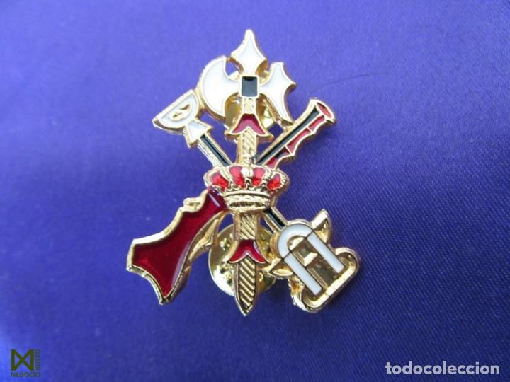 Militaria: DISTINTIVO PERMANENCIA. LEGI&Oacute;N ESPA&Ntilde;OLA. ESMALTADO