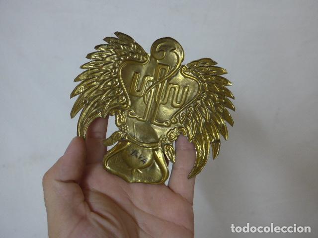 Militaria: Antigua chapa de casco adrian de indonesia o java, original. - Foto 3