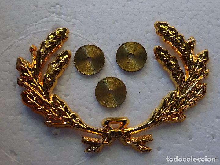 Ayrshire Regimiento Boina Latón Gorra Insignia Ejército Británico