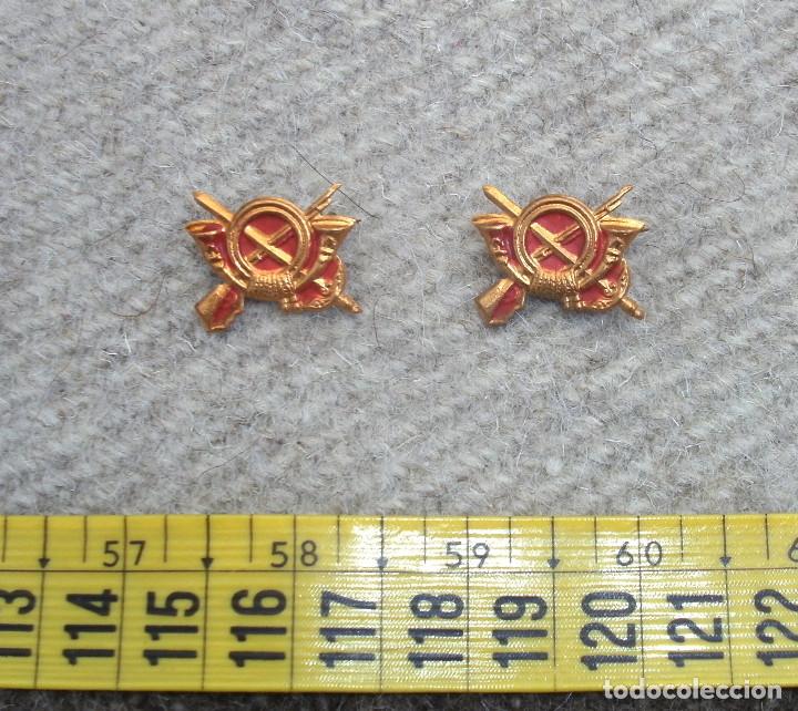 Military Antiques: PAREJA DE INSIGNIAS DE INFANTERÍA REPUBLICANA, PAR DE EMBLEMAS INFANTERÍA GUERRA CIVIL