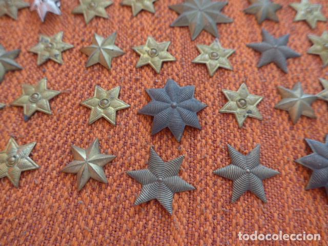Militaria: Gran lote de 32 insignia estrella antiguos de casa castells, insignias, estrellas. Original. - Foto 6 - 106185067