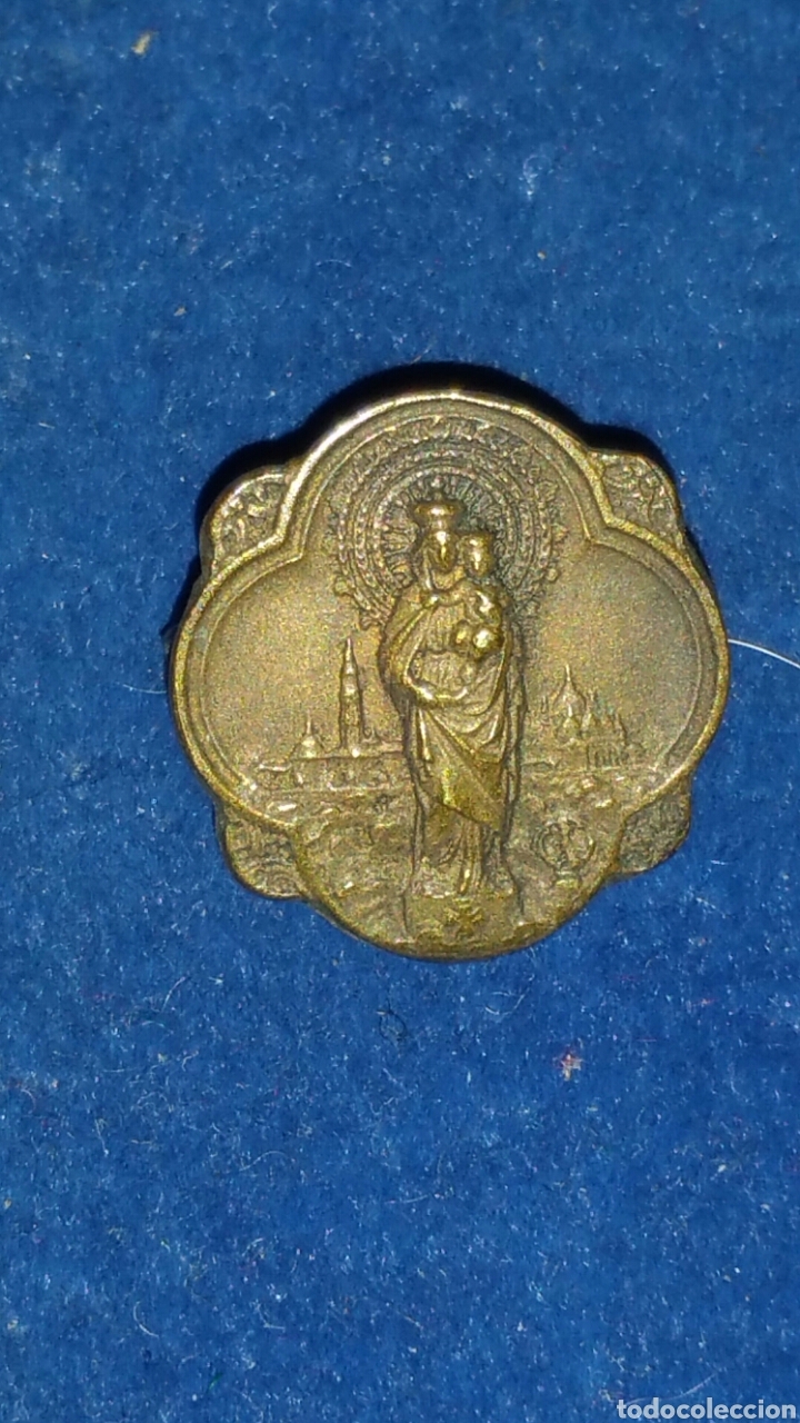 Militaria: Insignia de solapa con la Virgen del Pilar &eacute;poca guerra civil imperdible