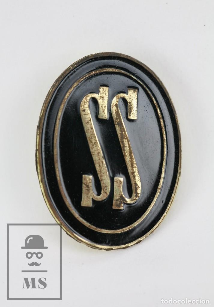 Military Antiques: Antigua Insignia de Aguja - Servicio Social / SS - Negro - Medidas 25 x 32 mm