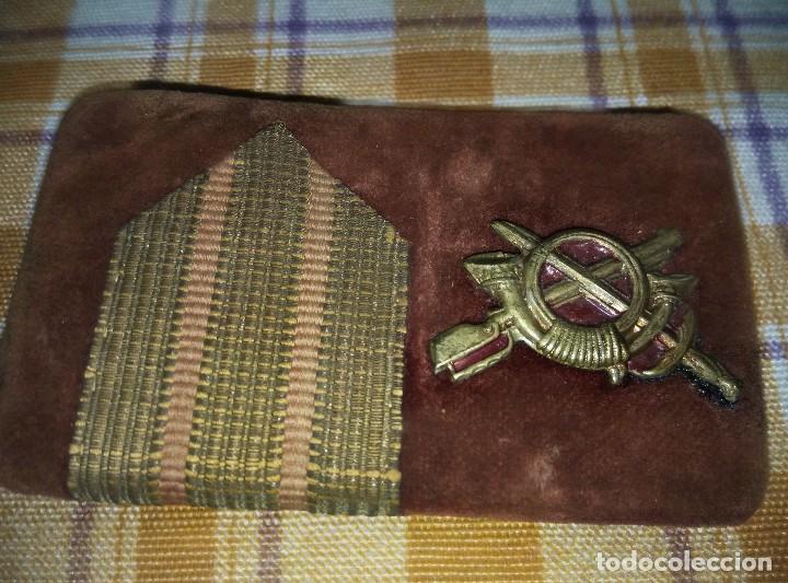 Military Antiques: ANTIGUA ESCARAPELA DE PECHO DE BRIGADA INFANTERÍA, MEDIDAS 8 X 5 cm