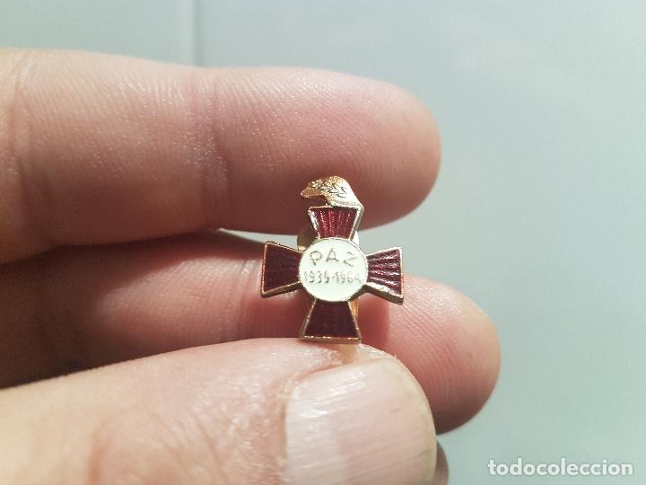 Militaria: insignia de ojal medalla 25 aniversario de la paz franco 1939-1964 metal dorado ver fotos