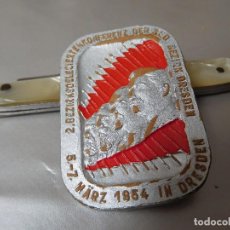 Militaria: INSIGNIA SOVIETICA ALEMANA DRESDEN 1954. Lote 128653699
