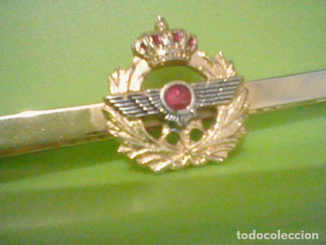 Militaria: EJERCITO AIRE ALAS HELICE BAJO CORONA PASADOR CORBATA