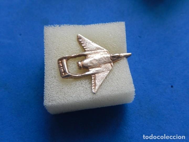 Militaria: Lote de cinco pins de aviones / avi&oacute;n. - Foto 6