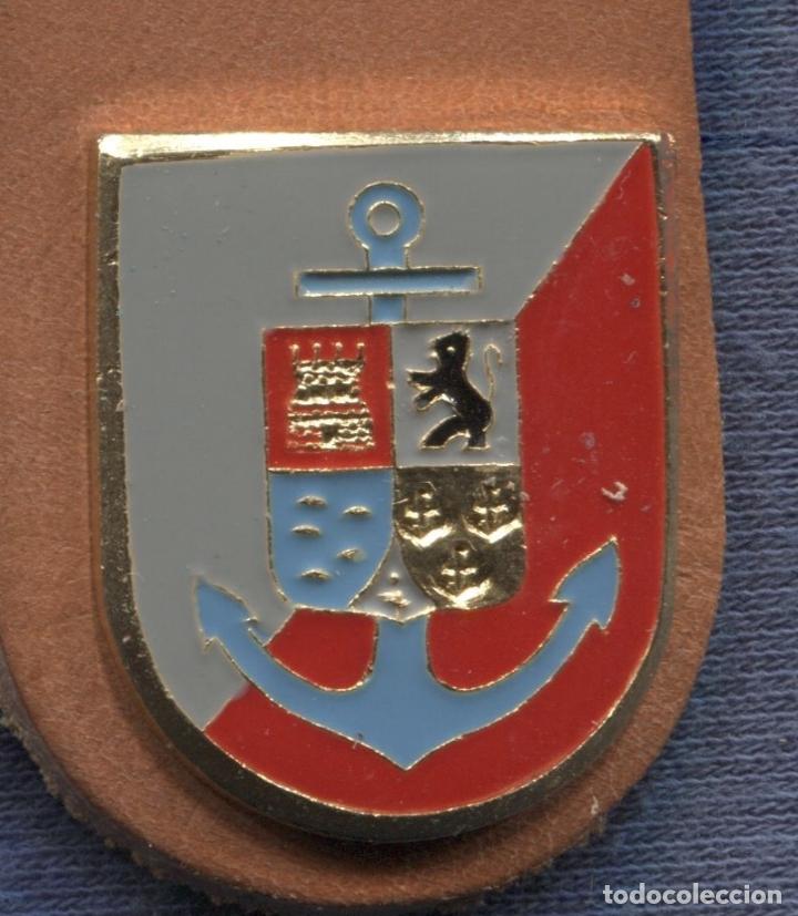 Militaria: La Legi&oacute;n.   Pepito o insignia de pecho. 8&ordf; Bandera, Crist&oacute;bal Col&oacute;n. 3er Tercio.