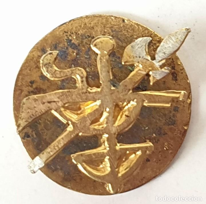 Militaria: PIN DE PERTENENCIA A LA LEGI&Oacute;N. PLATA CHAPADA EN ORO. 20 MICRONS. SIGLO XX.