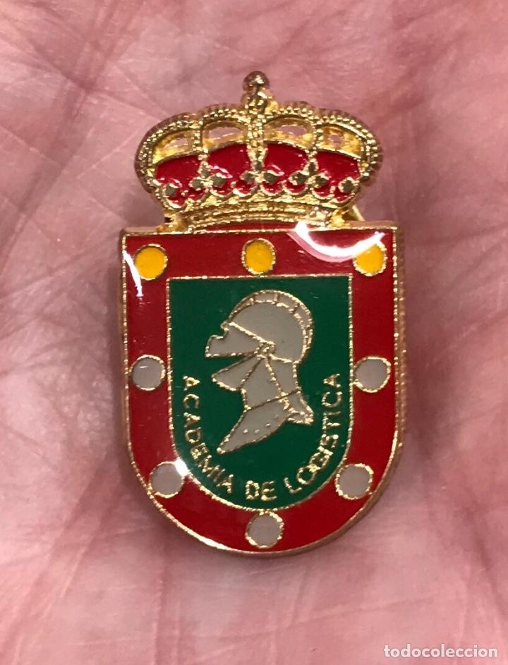Militaria: Pin militar Academia de log&iacute;stica