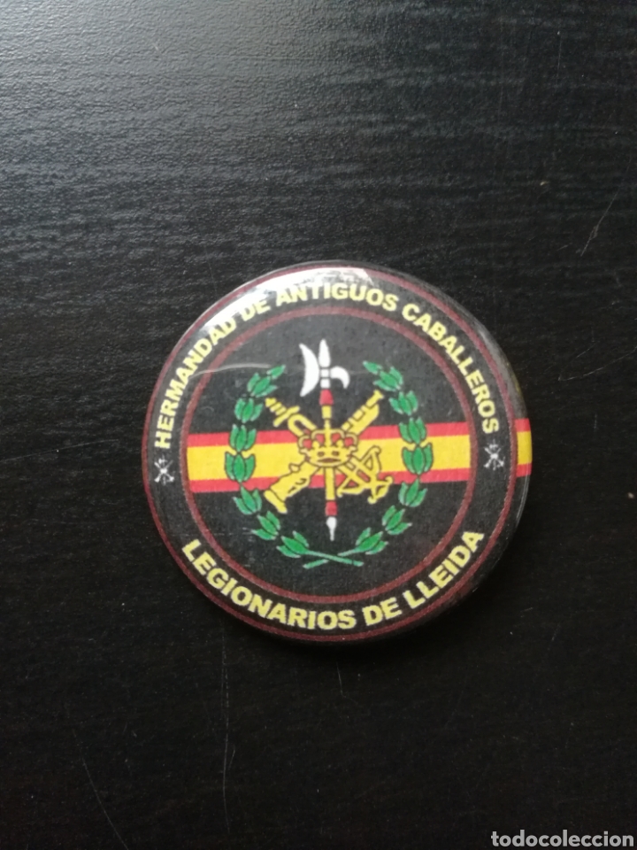 Militaria: Pin Hermandad de Antiguos Caballeros Legionarios de Lleida - La Legi&oacute;n L&eacute;rida