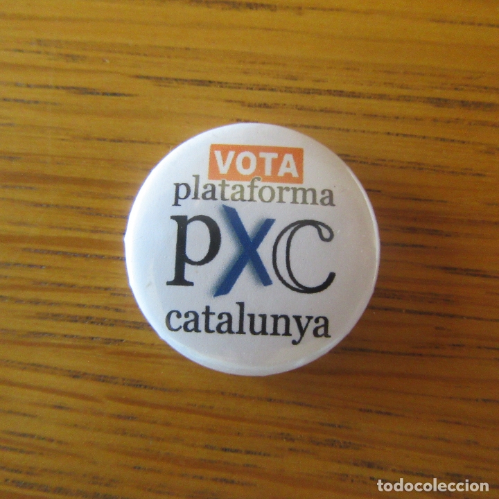 Militaria: Insignia pin falange, politica, carlista, extrema derecha, cedade, fuerza nueva, etc