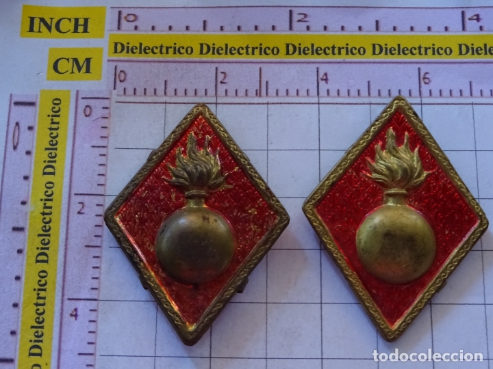 Military Antiques: 2 ANTIGUAS INSIGNIAS ROMBOS MILITARES. EJÉRCITO ESPAÑOL. AÑOS 60 70. ARTILLERÍA