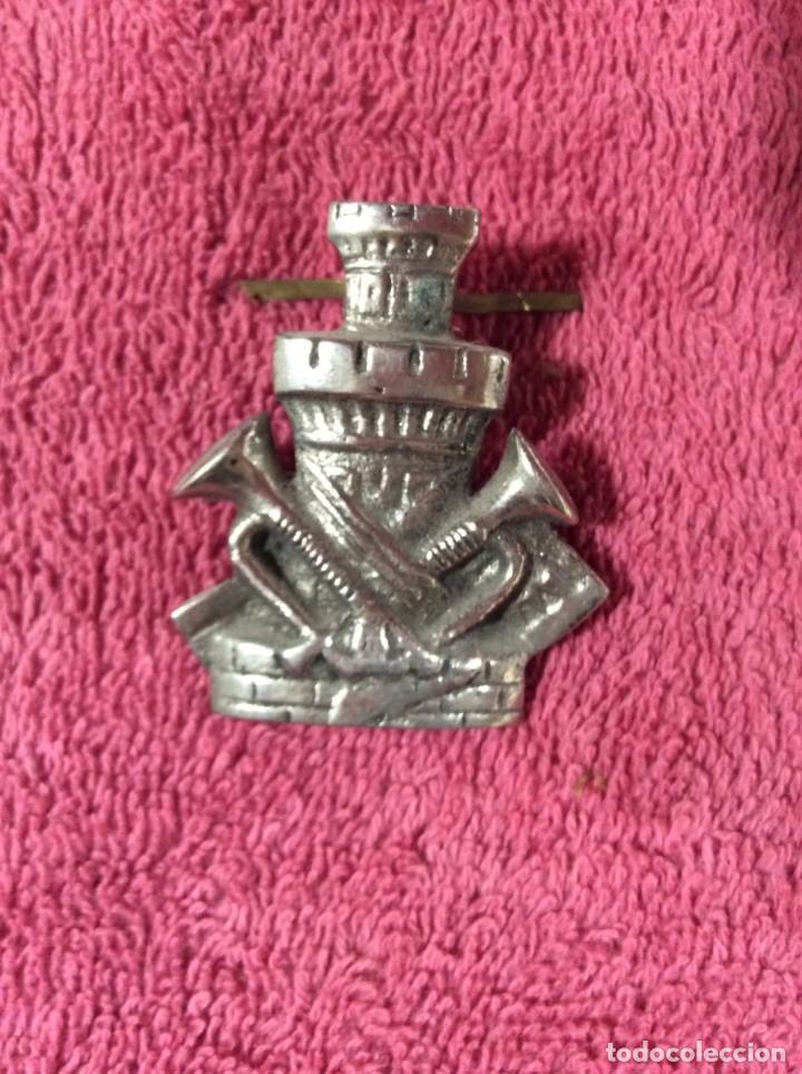 Militaria: distintivo de trompeta de ingenieros