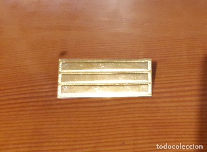 Militaria: CHAPA CONSIDERACION SUBOFICIAL - Foto 1