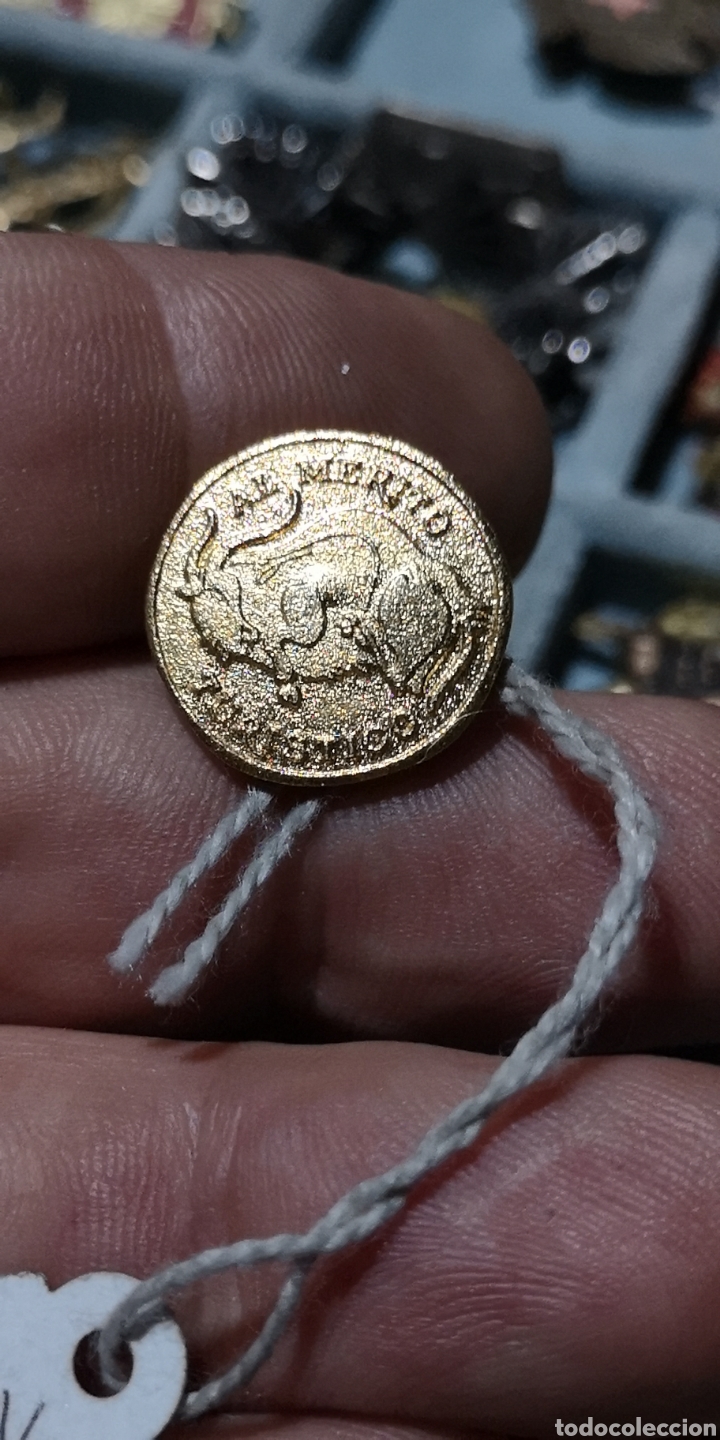 Militaria: Miniatura o insignia tipo Pin al M&eacute;rito del trabajo