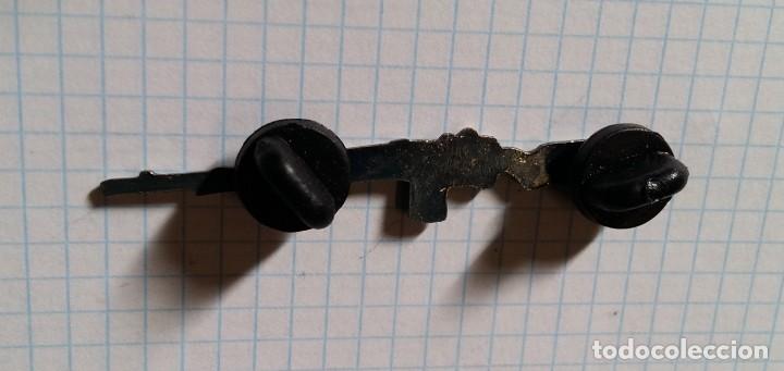 Militaria: Pin de carabina - Foto 2