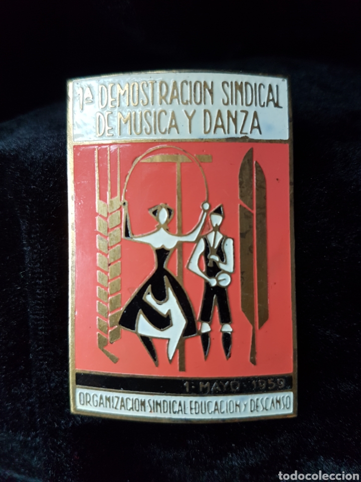 Militaria: ANTIGUA INSIGNIA SECCION FEMENINA FALANGE