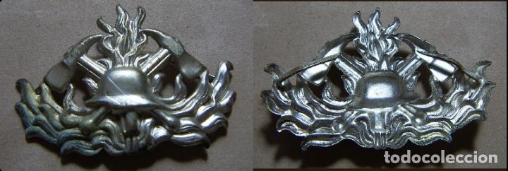 Militaria: Emblema del cuerpo de Bomberos - Foto 1