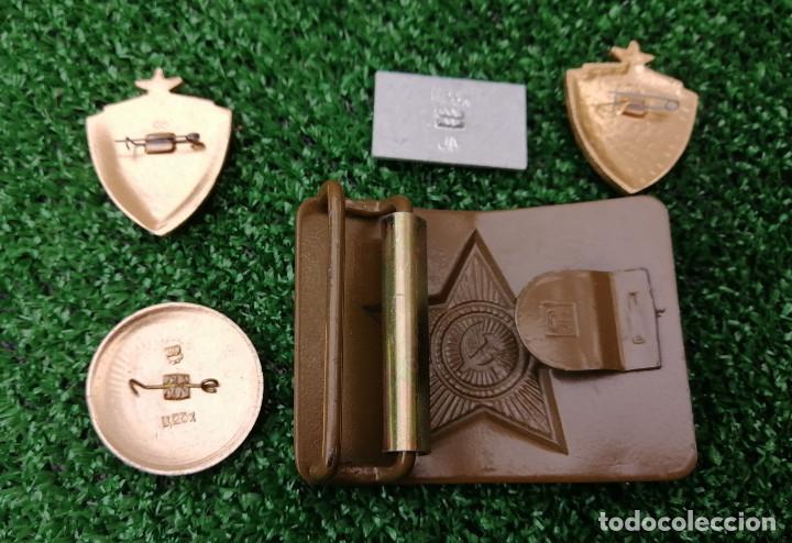 Militaria: VARIOS PINS Y HEBILLA EJERCITO RUSO - Foto 2