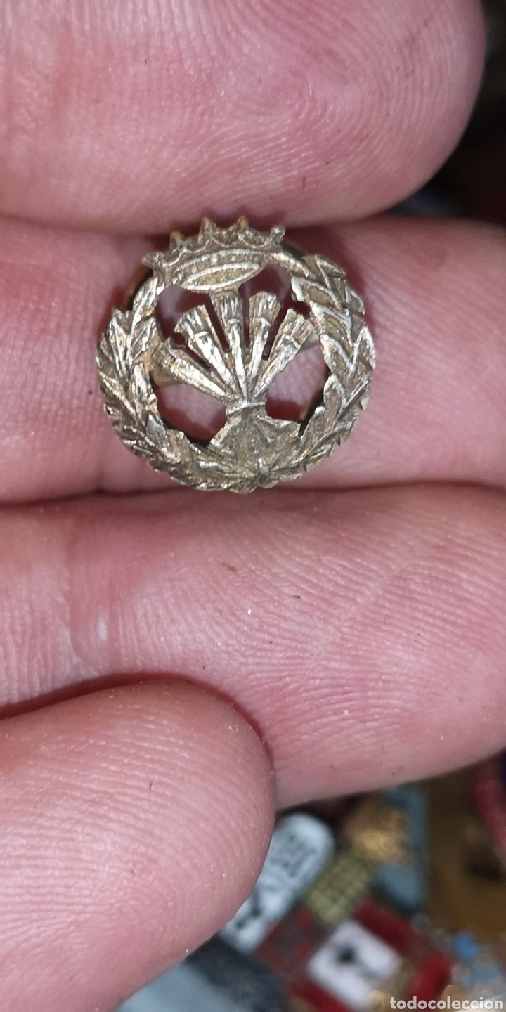 Militaria: Antigua insignia de solapa de Ingenieros Agr&oacute;nomos podr&iacute;a ser plata dorada