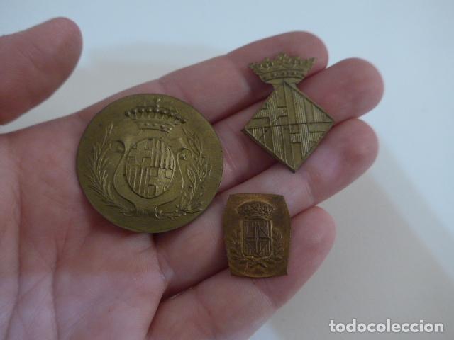 Militaria: Lote de 3 insignias de policia de barcelona antiguas, originales,