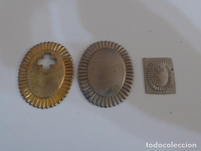 Militaria: Lote 3 antigua insignia emblema de cruz roja republicano, original, guerra civil. Si terminar.