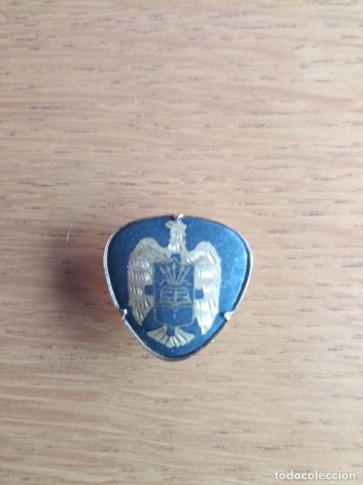 Militaria: Rara insignia solapa falange, franquista damasquinado seu