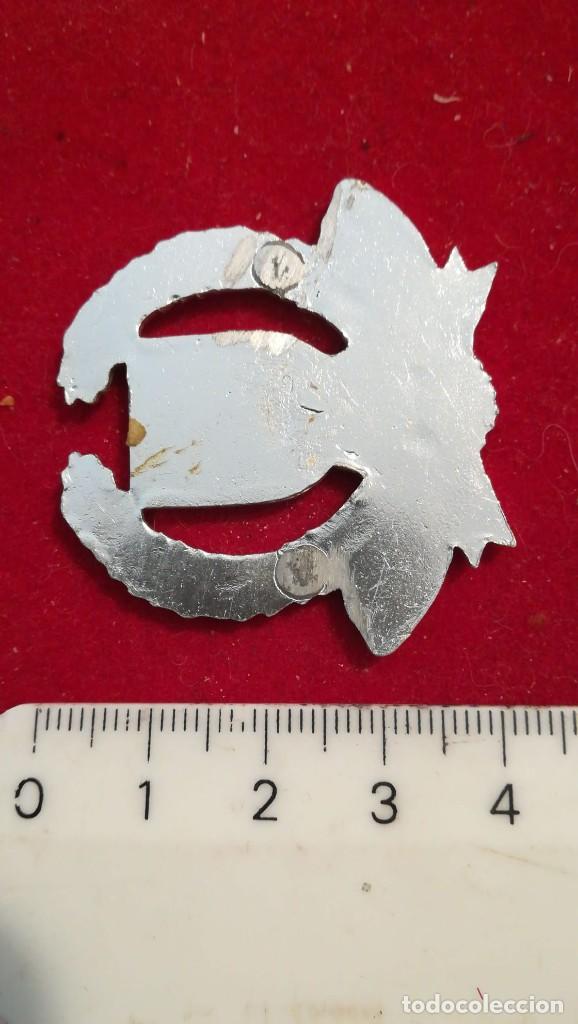 Militaria: INSIGNIA GORRA POLIC&Iacute;A SINGAPUR - Foto 2