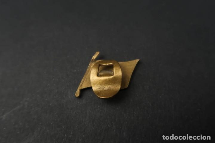 Militaria: Antiguo Pin a Identificar - Foto 3