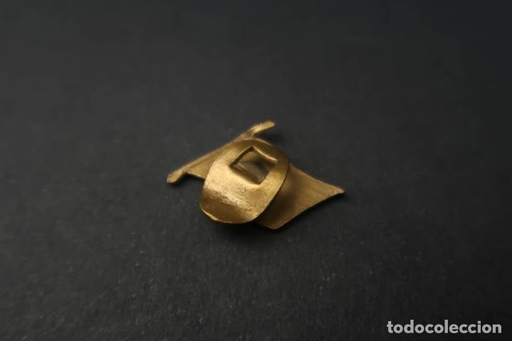 Militaria: Antiguo Pin a Identificar - Foto 4