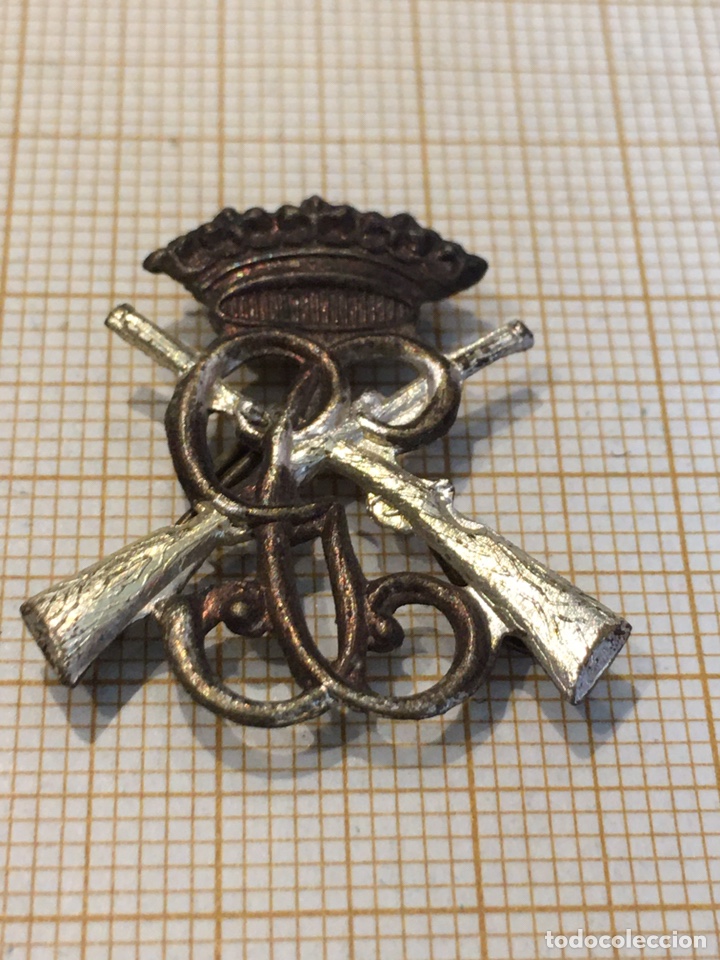 Militaria: Emblema De cuello Guardia Civil / Carabineros