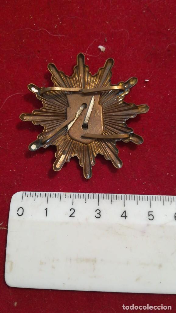 Militaria: Insignia gorra Polic&iacute;a Berl&iacute;n - Foto 2