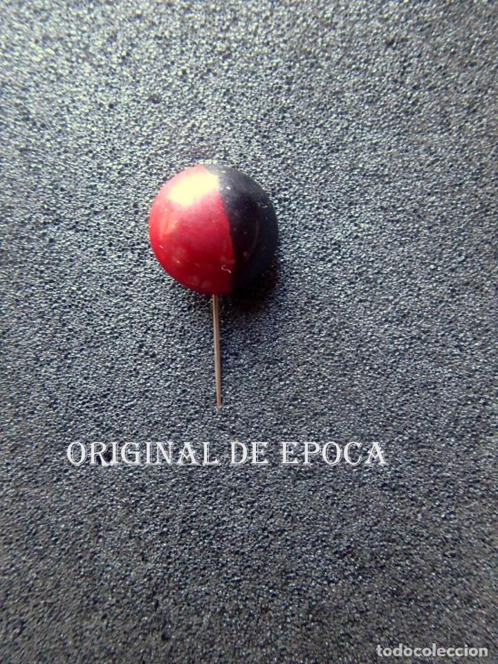 Militaria: (JX-200577)Insignia de aguja ,Falange o C.N.T .