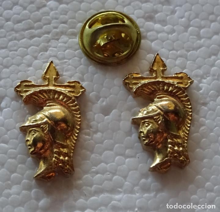 2 insignias militares. pin soldado romano con c - Buy Spanish military  decorations and pins on todocoleccion