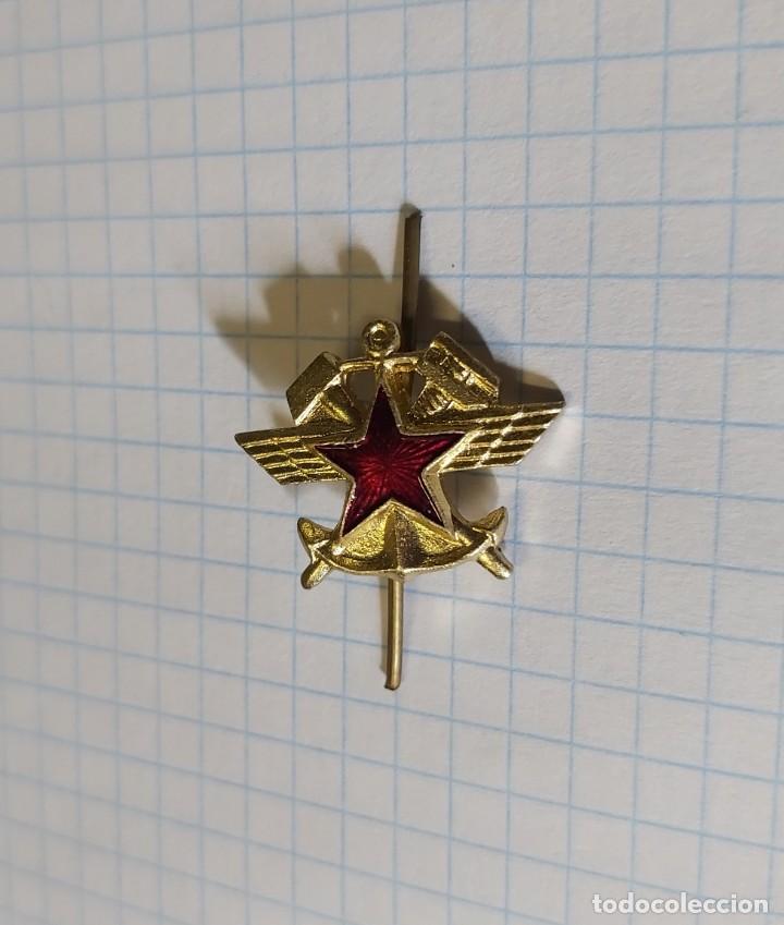 Militaria: Distintivo / insignia rusa - Foto 1