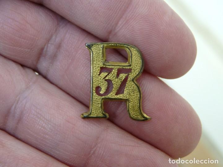 Militaria: INSIGNIA REGIMIENTO DE RESERVA 37 EPOCA ALFONSO XIII