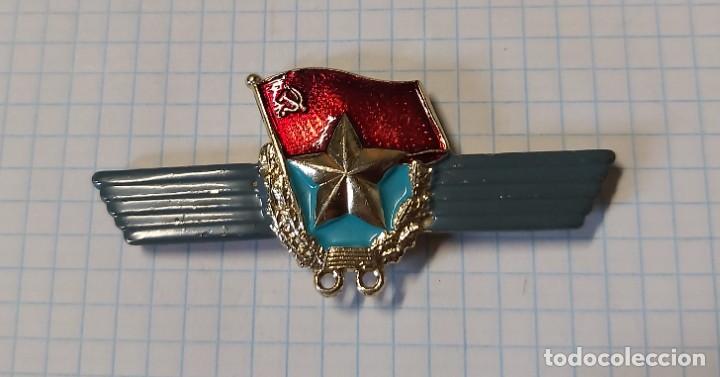 Militaria: Distintivo ruso - Foto 1