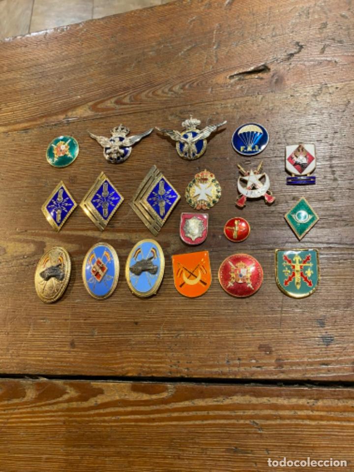 Lote De 20 Pins, Insignias Militares - Vendido En Subasta - 222910481