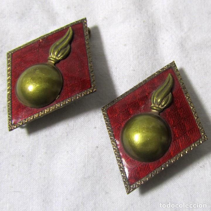 Militaria: Pareja de rombos metal lacado artiller&iacute;a