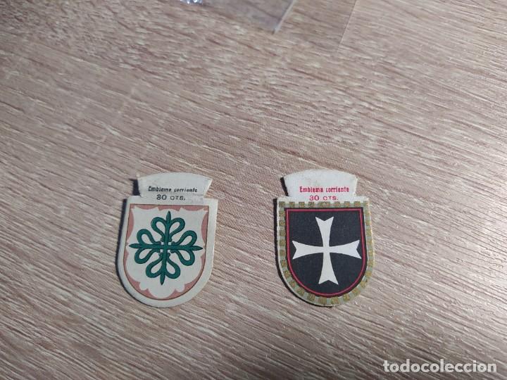 Militaria: LOTE DE EMBLEMAS AUXILIO SOCIAL SERIE O. N 2 ORDEN DE MALTA Y N 5 ORDEN DE ALCANTARA. TAMBI&Eacute;N SUELTO