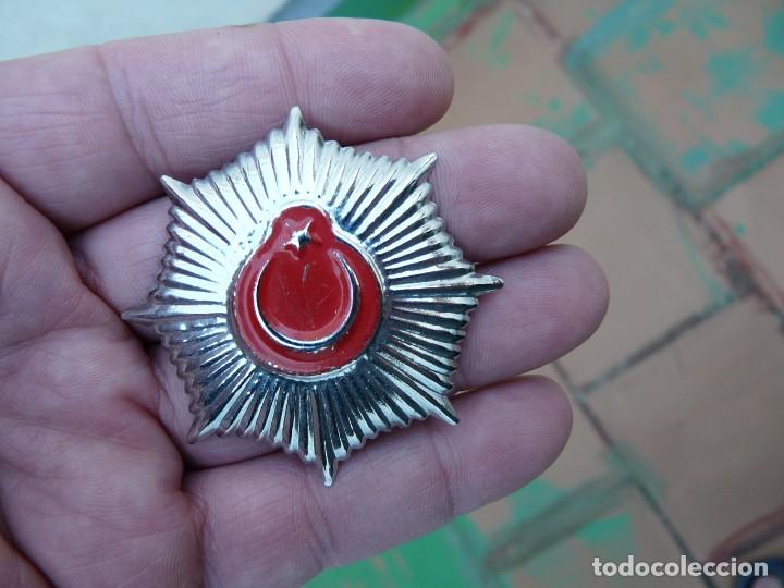 Militaria: EMBLEMA DE GORRA POLICIA TURQUIA