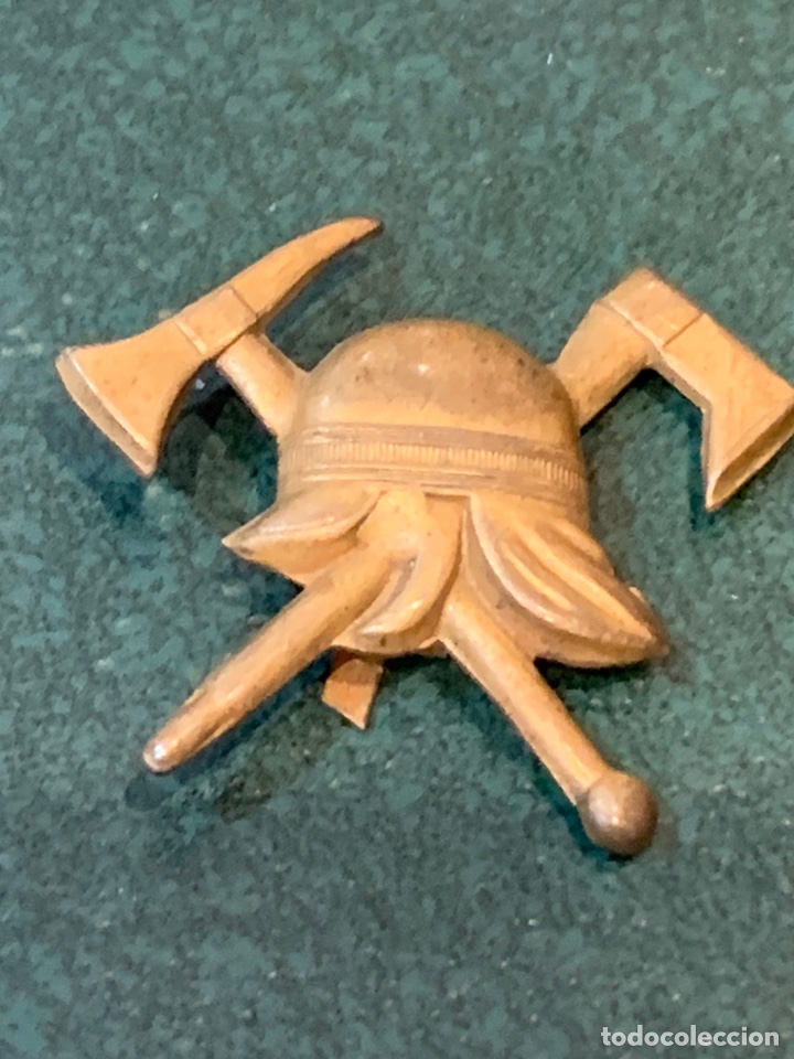 Militaria: Insignia Bomberos Antigua 3 x 3 cm