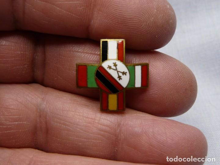 Militaria: INSIGNIA ALIADOS DE FRANCO FABRICACION ITALIANA ESMALTADO GUERRA CIVIL