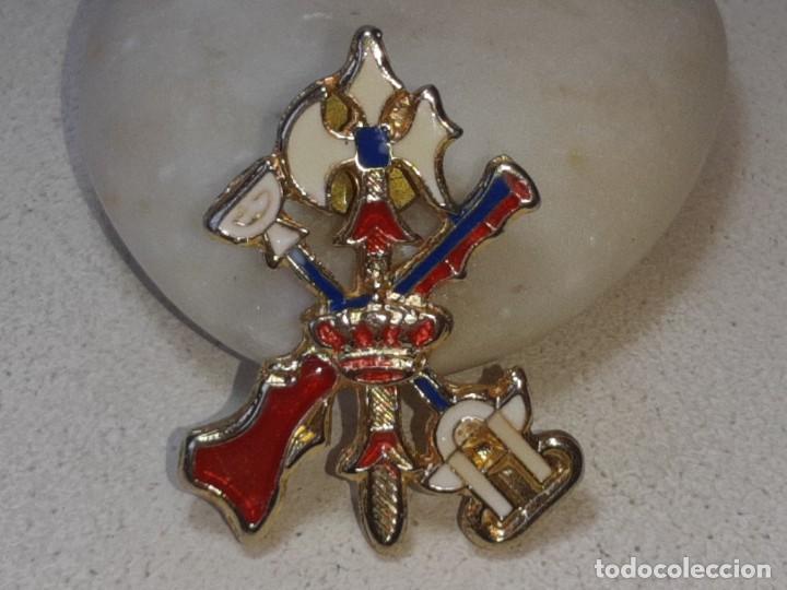 Militaria: ANTIGUA INSIGNIA MILITAR ESMALTADA DISTINTIVO DE PERMANENCIA DE LA LEGION ESPA&Ntilde;OLA