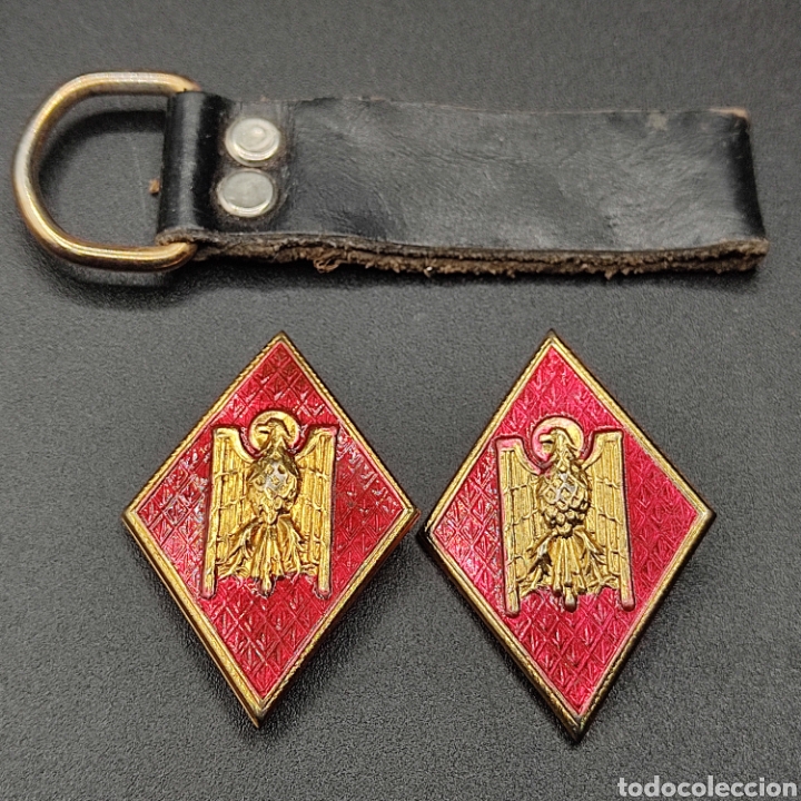 Militaria: Pareja de rombos m&aacute;s cinta, de Polic&iacute;a Armada.