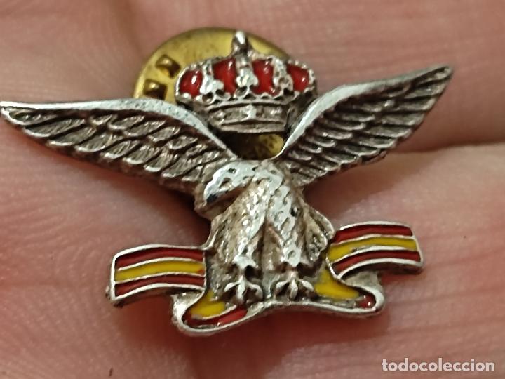 Militaria: AGUILA BANDERA ESPA&Ntilde;A BAJO CORONA MILITAR EJERCITO AIRE O SIMIAR PIN PINCHO 2,8 CM ANCHO